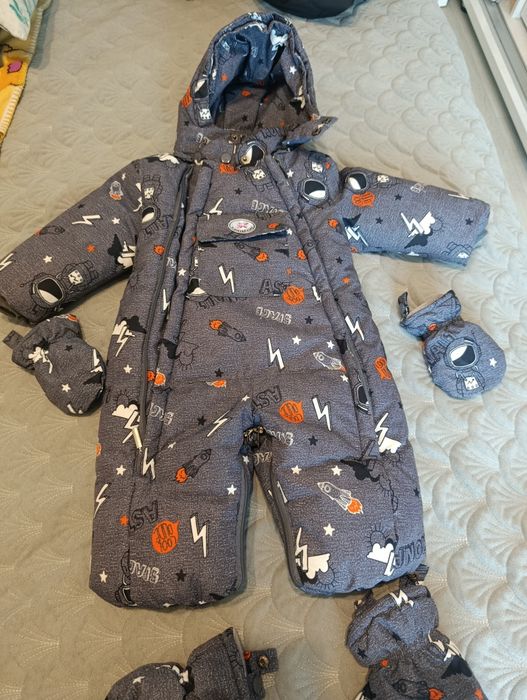 Продам комбинезон на зиму