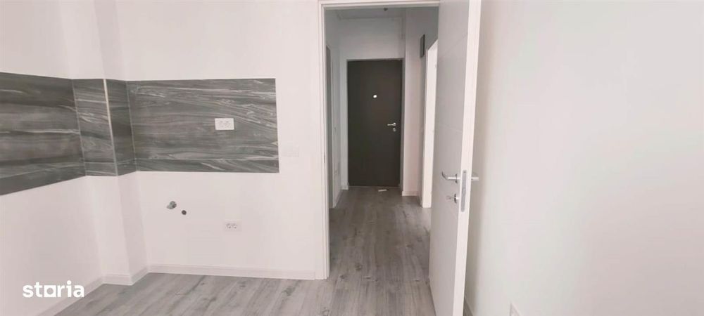 1 Cam Decomandat Capt Cug Visoianu Etaj Intermediar
