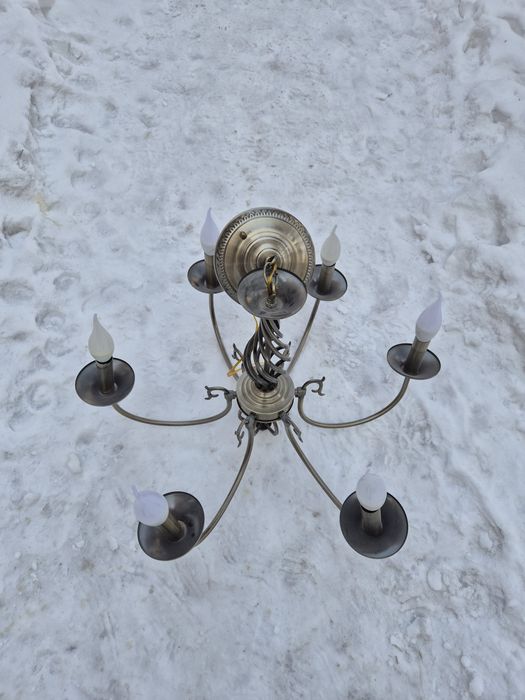 Продаю интересную люстру