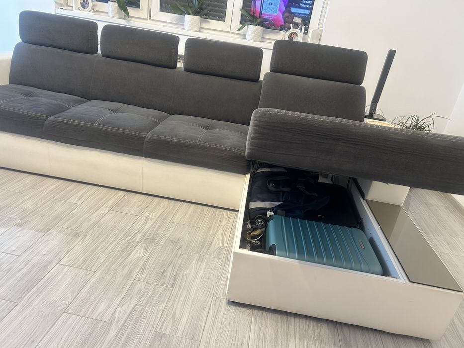 Oferta!!! Pret redus 15 milioane. Coltar    extensibil cu lada de depozitare. Nu ofer transport !
