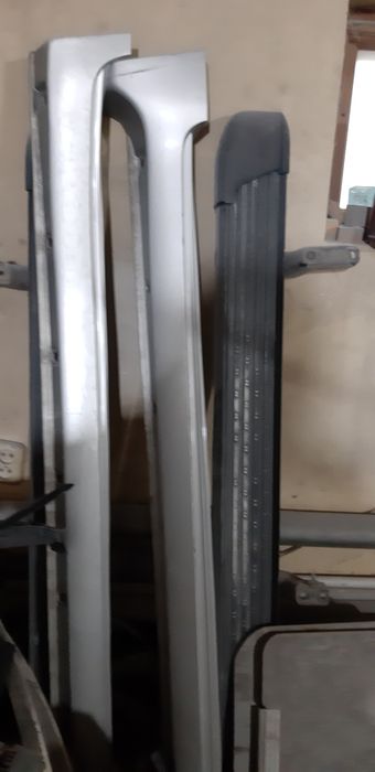 Тоета LK200 пороги