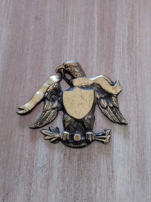 Масивен бронзов орел