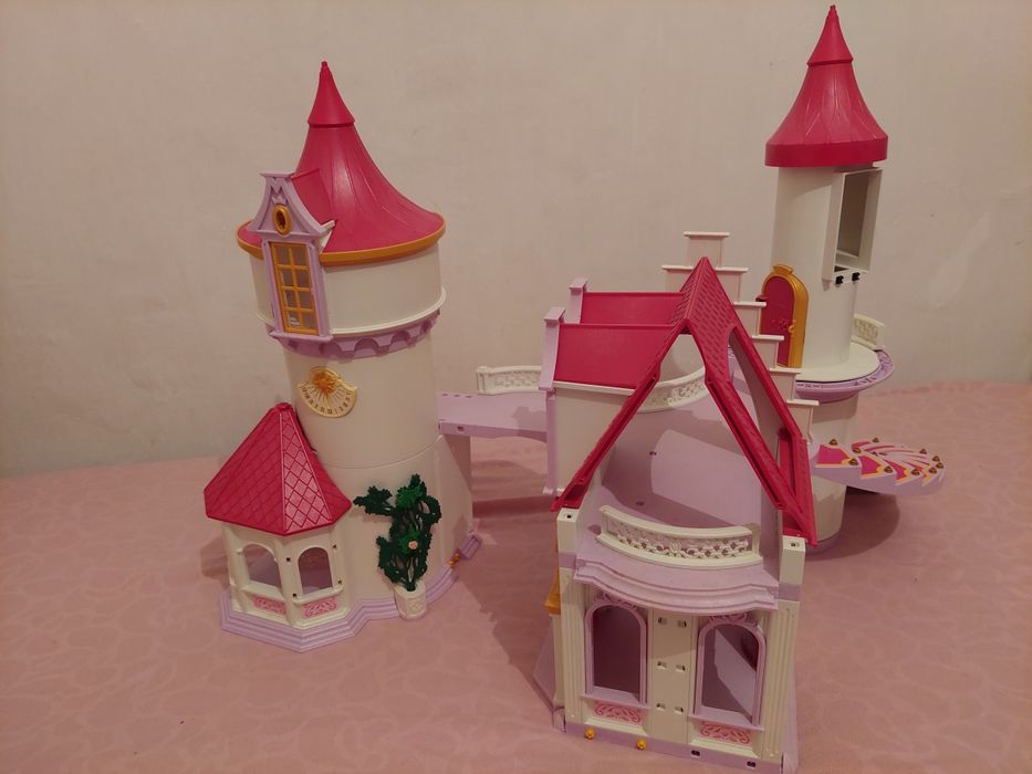 Замък за кукли ,сглобяем