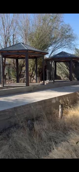 Kafe Restoran (Uchrashuv) sotiladi