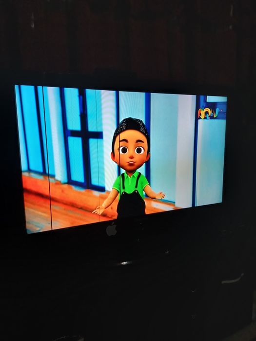 Телевизор Самсунг 43 лик,паласа тушган