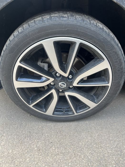 Продам диски с резиной в оригинале