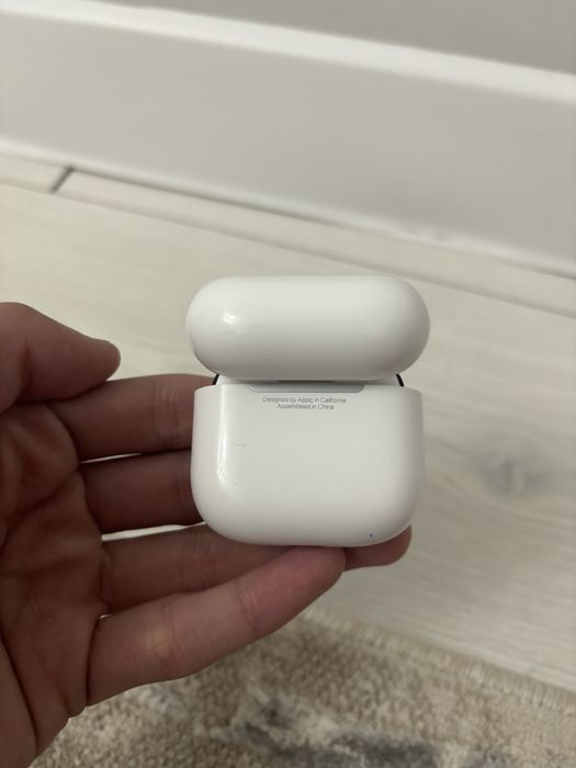 Продам Airpods 4 ANC