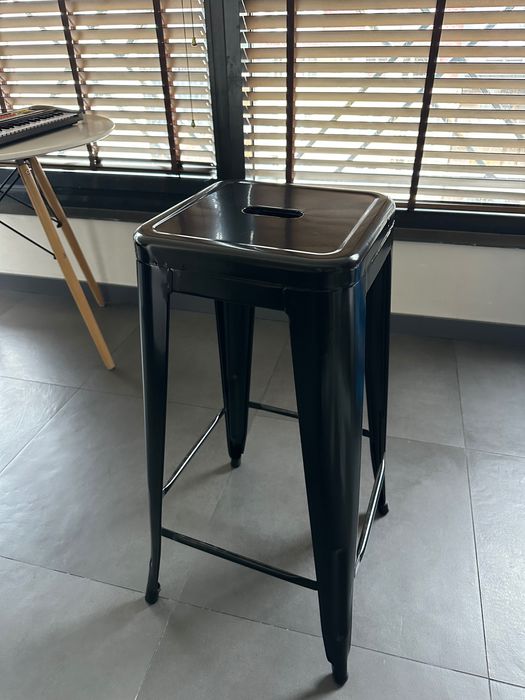 Черен Метален Бар Стол с 2г гаранция и доставка до еконт