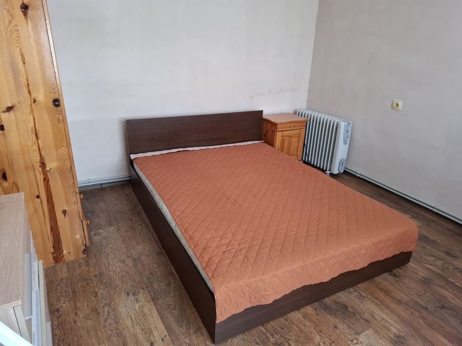 Къща под наем в Елин Пелин