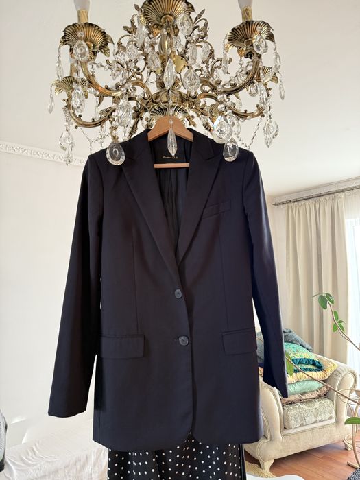 Темно синий элегантный костюм Massimo Dutti