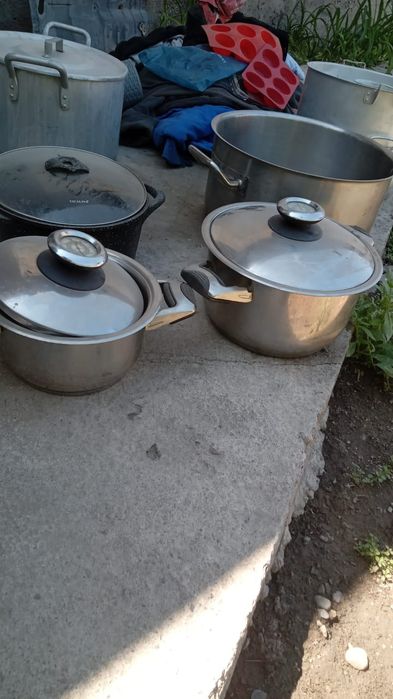 Продам Б/у кастрюли все за 20000тг