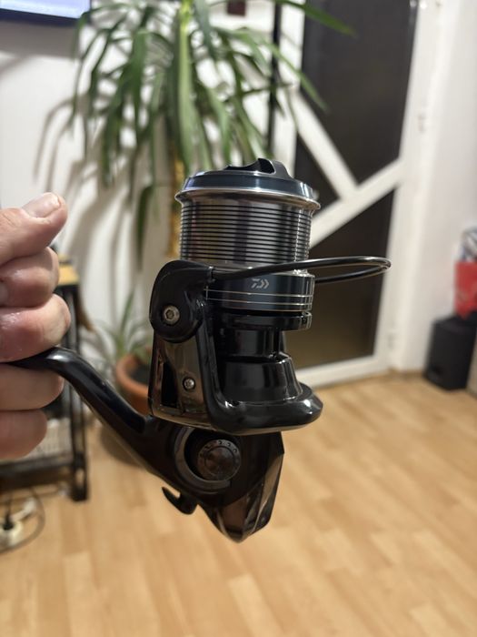 Mulinete crap feeder DAIWA N”ZONE  DISTANCE 25