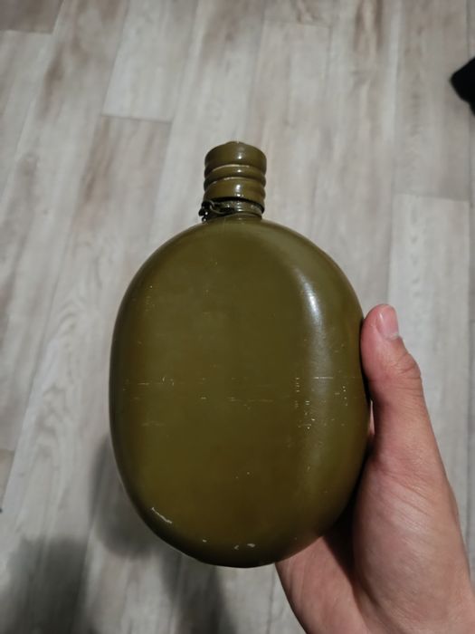 Продаю военную флягу,возможен торг