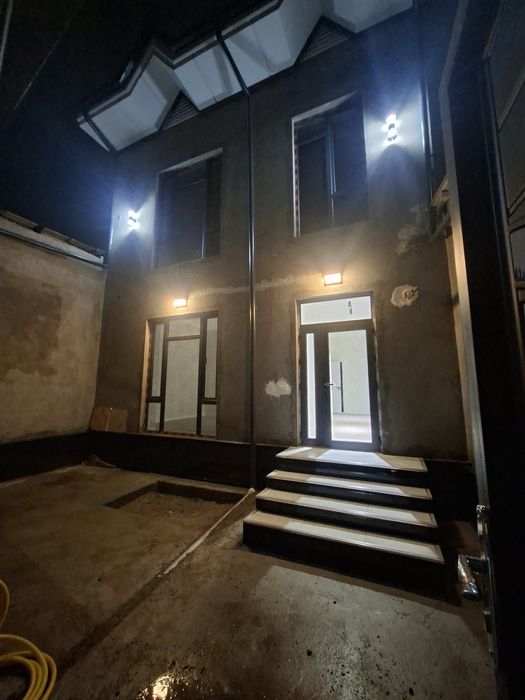 Уй сотилади Тошкент шахар Бектемир туман 1 сотих 2 етаж 5 хона под клю