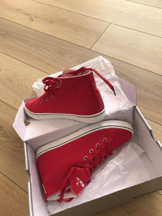 Bascheti/adidasi /Tenisi rosii Diadora noi