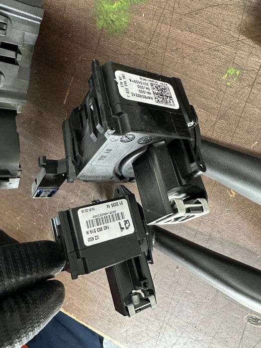 Maneta semnal stergatoare spira volan tiguan golf 6 skoda seat a3