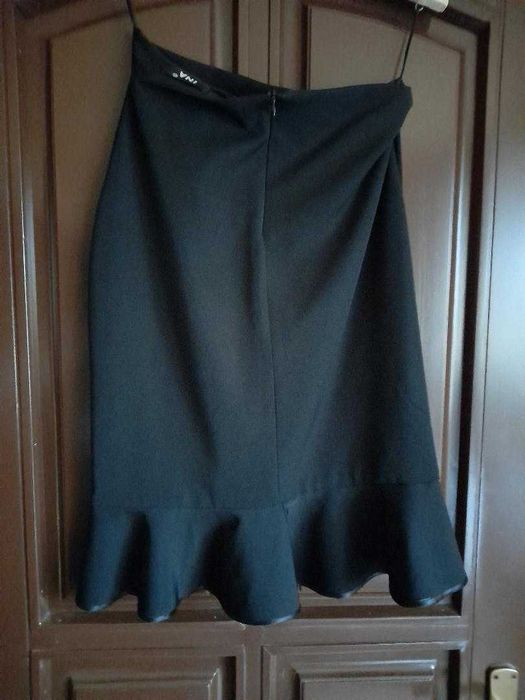 Sacou dama catifea raiata bej H&M si fusta neagra pentru evenimente M