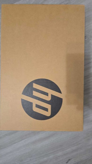 Laptop HP cu ecran FHD de 17,3", procesor AMD Ryzen 7 7730U