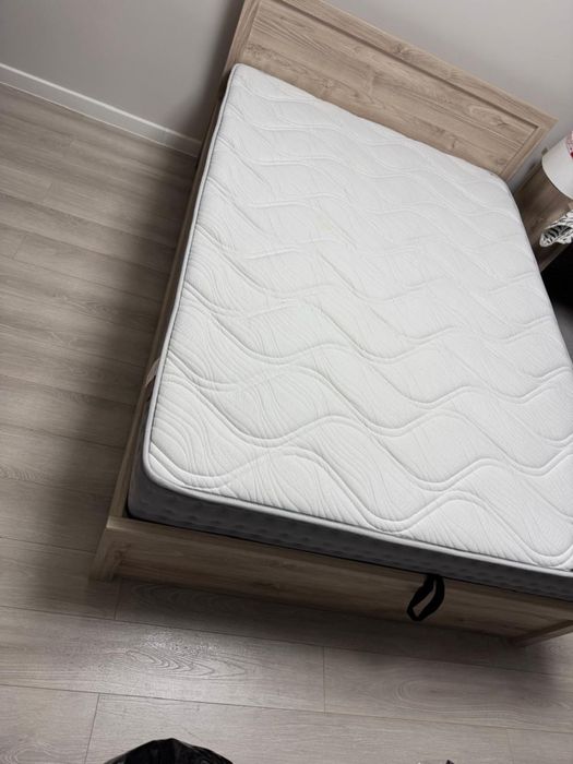 Кровать для спальни