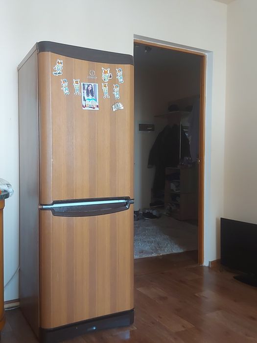 Холодильник indesit