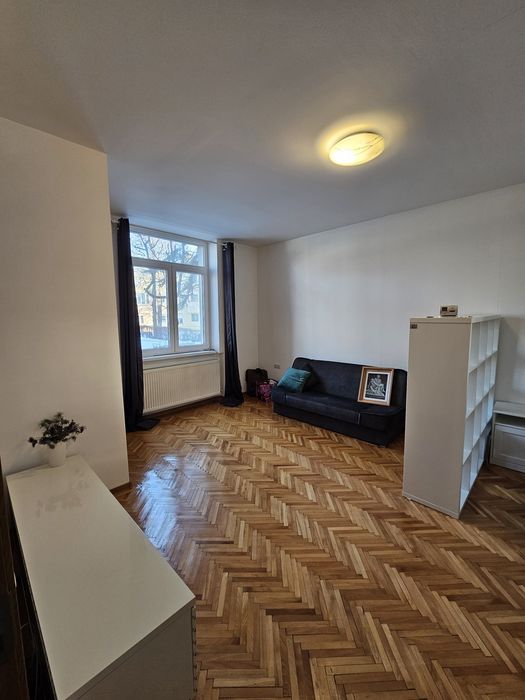 Garsoniera de inchiriat  in Centrul civic