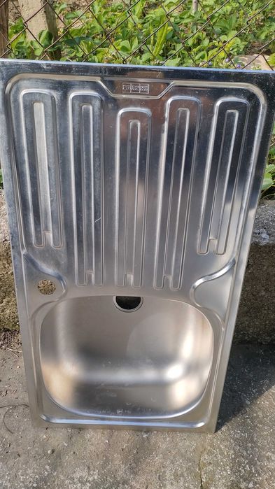 Кухненска мивка алпака  и ретро аптечка