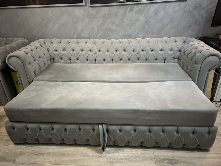 Set canapea extensibila, fotolii si masuta