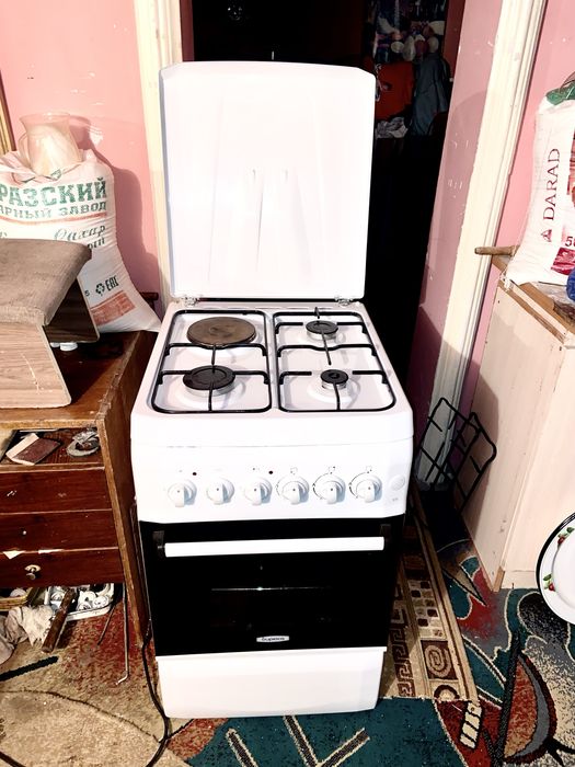 Продам газ плиту  рабочая