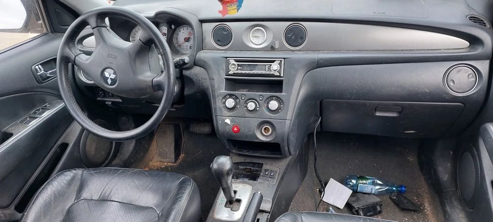 Dezmembrari Mitsubishi Outlander 2003 / 2.4 benzina 4x4