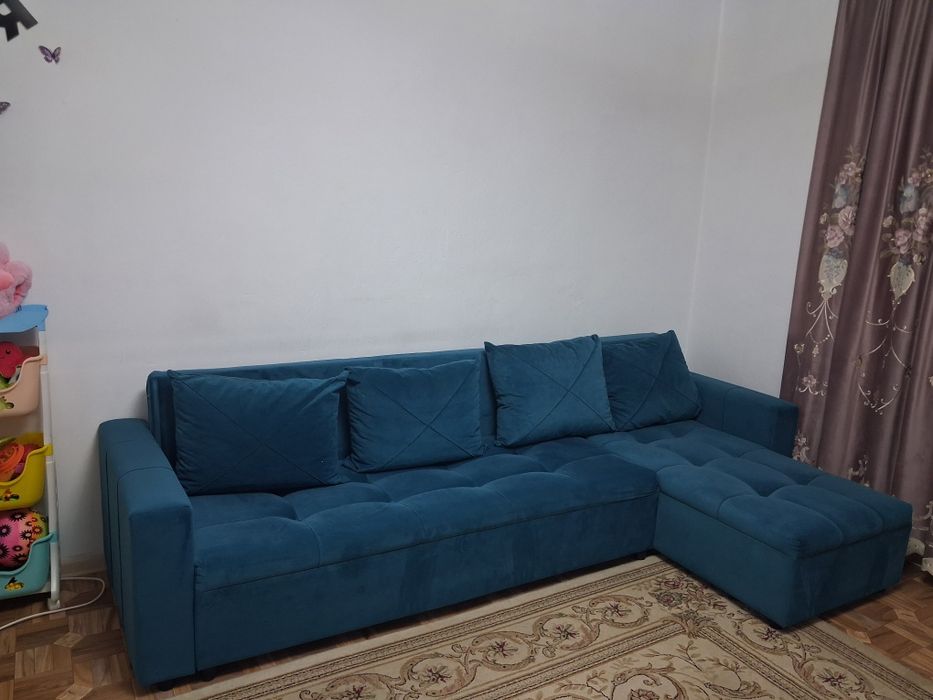 Продам большой угловой диван