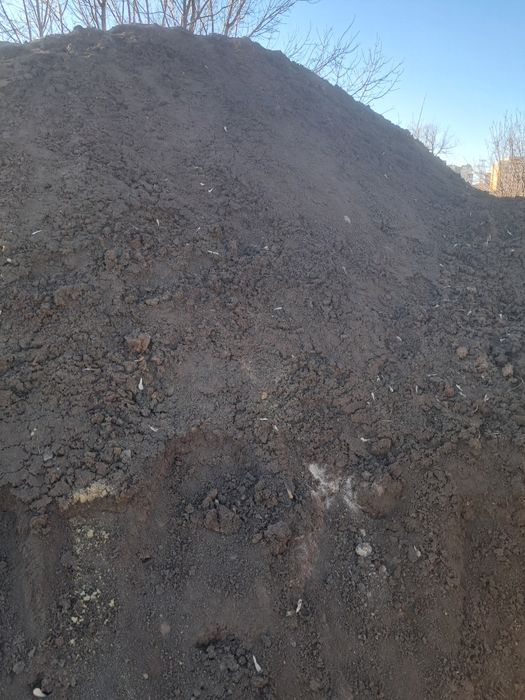 Balast nisip sort pămînt negru piatră pt drum piatră decorativă