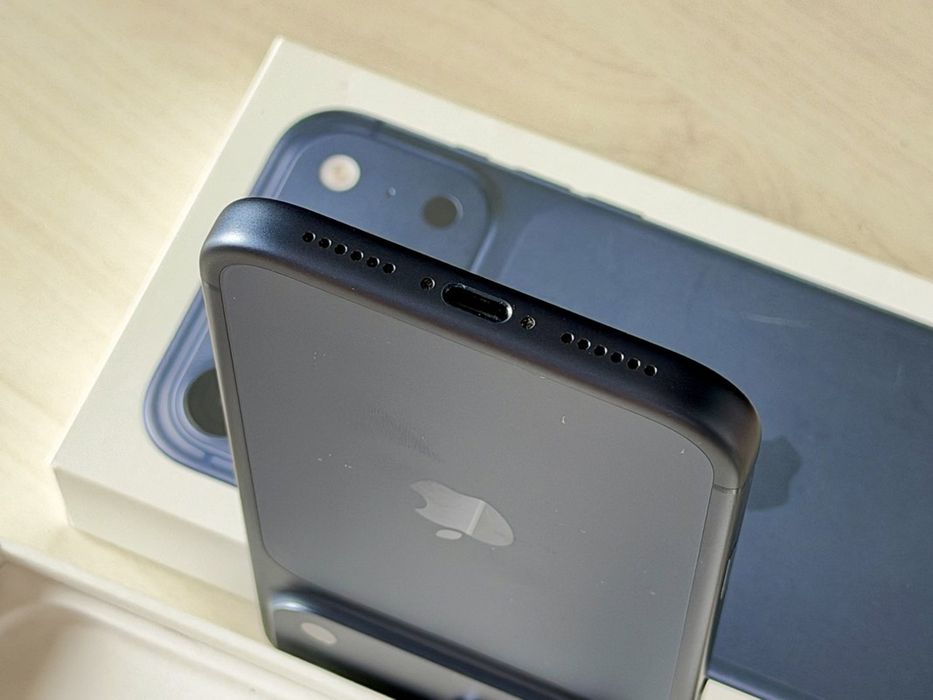 Продам Apple iPhone 17 Pro Max 2TB Deep Blue — идеальное состояние