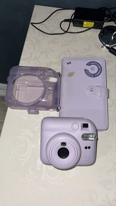 instax mini 12 прям как новая
