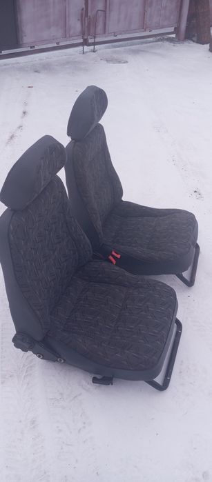 Продам передние кресла на ваз 2109