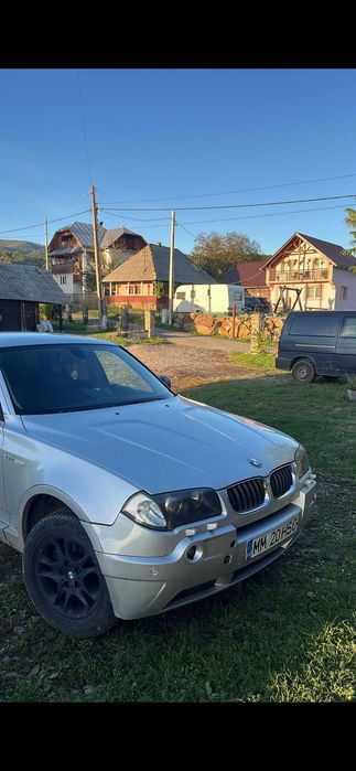 Vând x3 în stare foarte bună de functionare