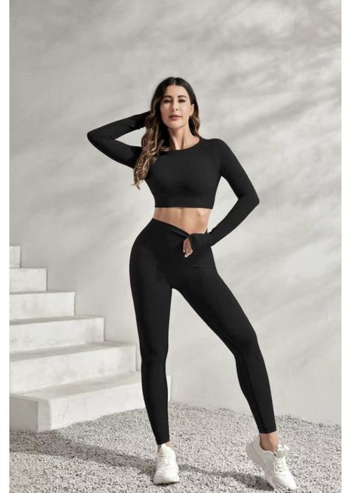 Продам фитнес костюм