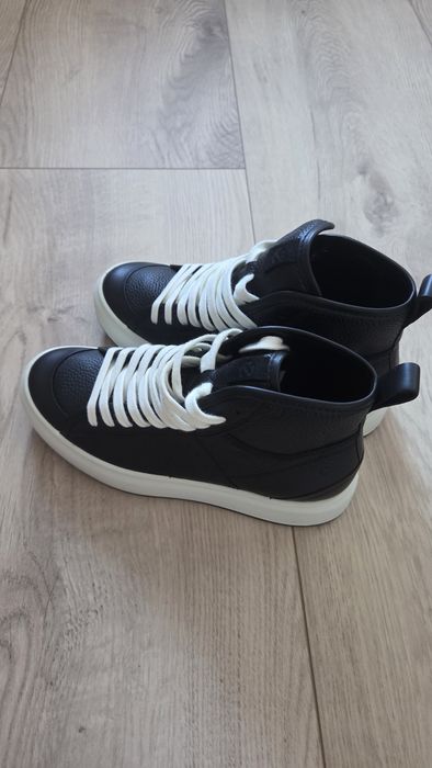 Продам ботинки Ecco