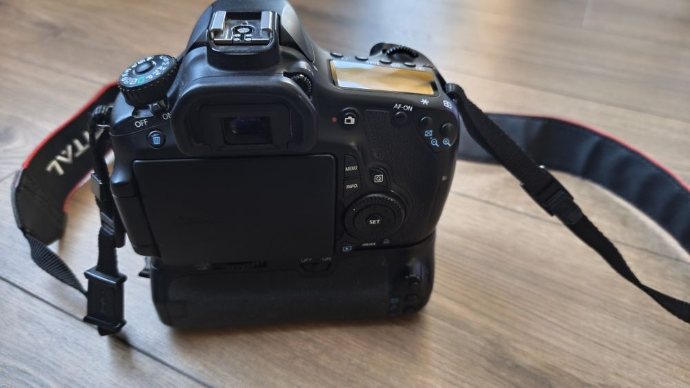 Canon 60d с грип и 2 батерии
