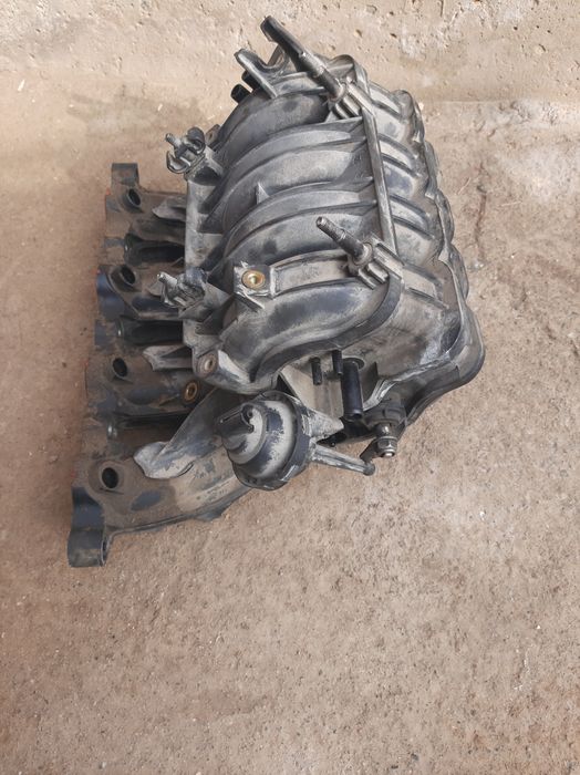 Коллектор б/у 1.6 маторники сотилади