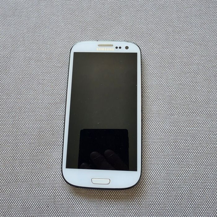 Samsung Galaxy S III (GT-I9300) - Работещ (с козметични забележки)