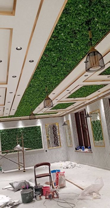 Suniy gazon va zabor