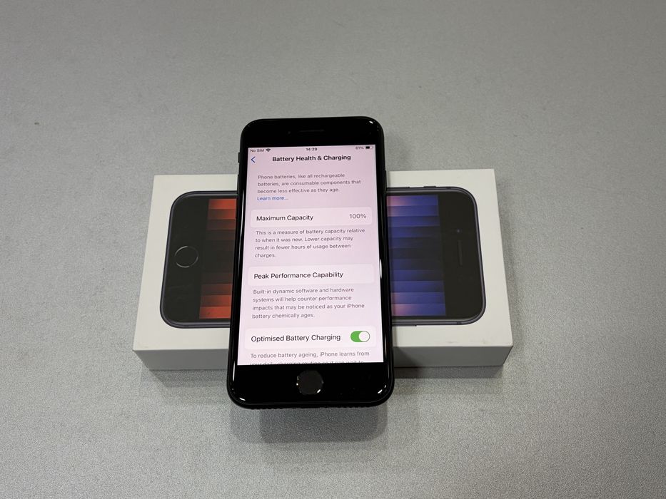 Iphone SE3, 64 gb, Black, la cutie