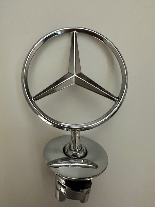 Емблема Mercedes