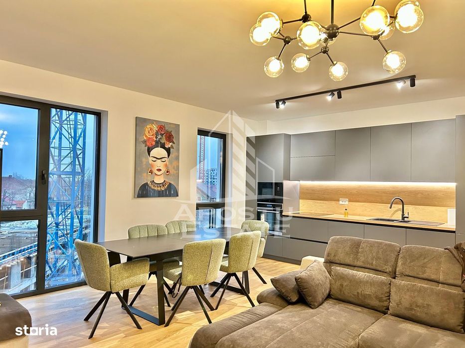 Apartament 4 camere , mobilat lux, loc parcare SUBTERAN,  Central