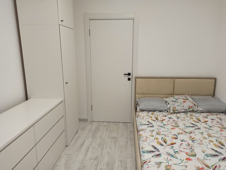 Închiriez studiou New World Militari sector 6