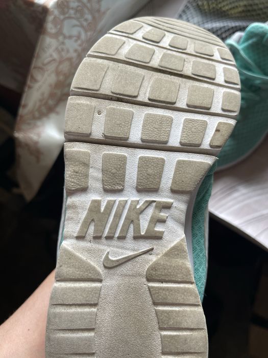 Vand adidasi nike marimea 36