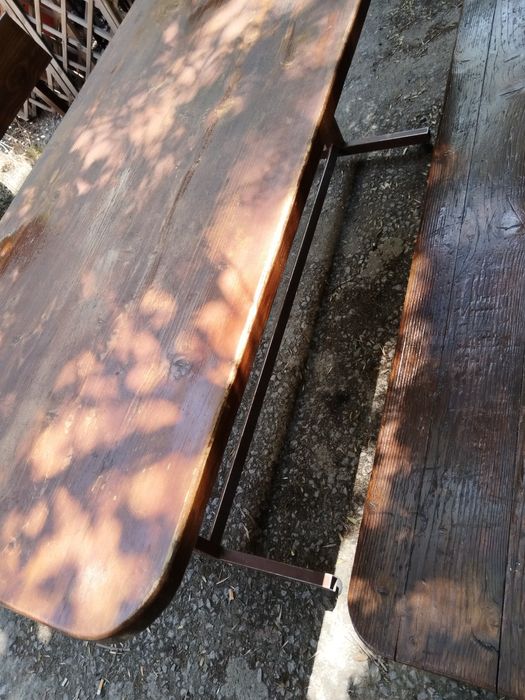 Маси с пейки от масивна дървесина