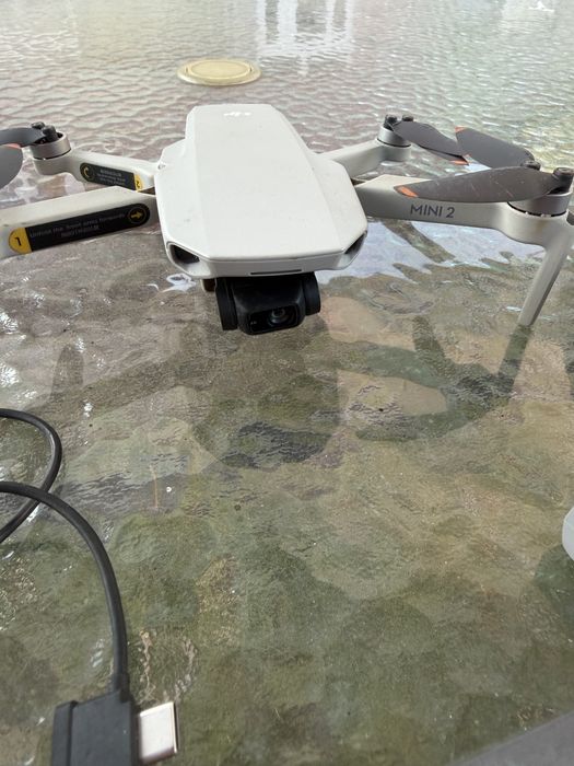 Drona Dji mini 2