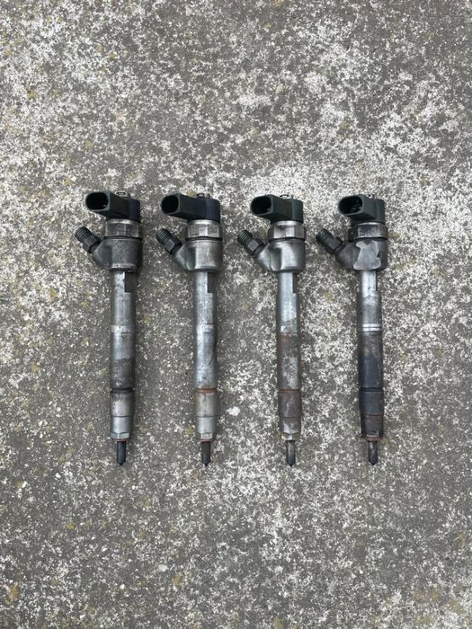 Дюзи! Свалени от работеща кола!