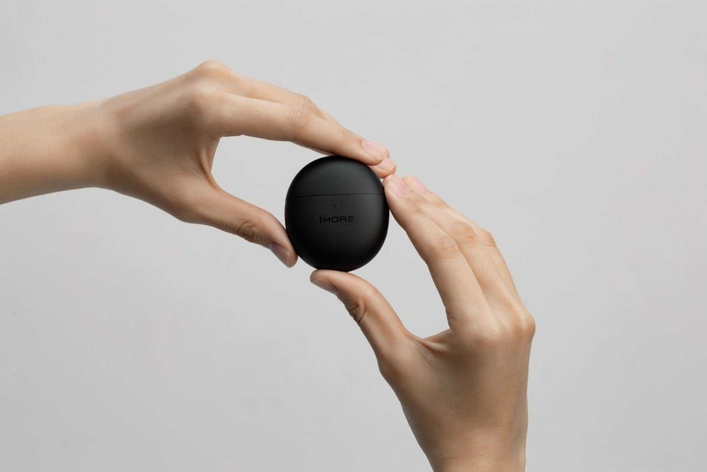 1MORE ComfoBuds Mini Bluetooth 5.2 QuietMax Hybrid ANC Earbuds